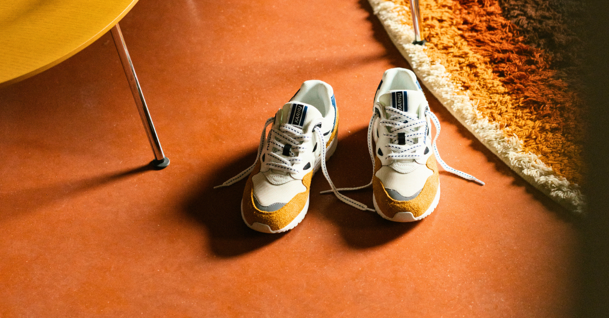 Legacy 96 Pumpkin Spice Bright White retro running sneaker hos Packyard