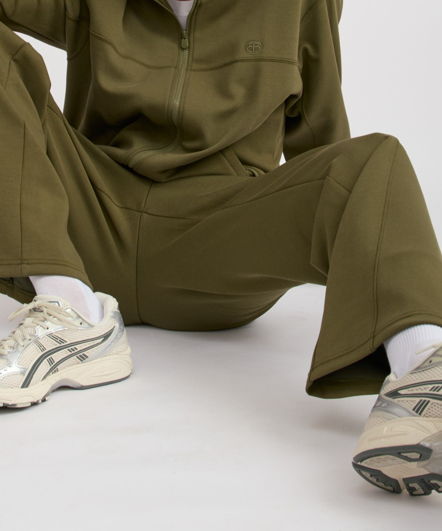 Track Straight Leg Pants Olive - Organic Basics