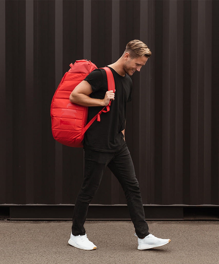 Douchebags The Hugger 60L Scarlet Red Tasker Backpack