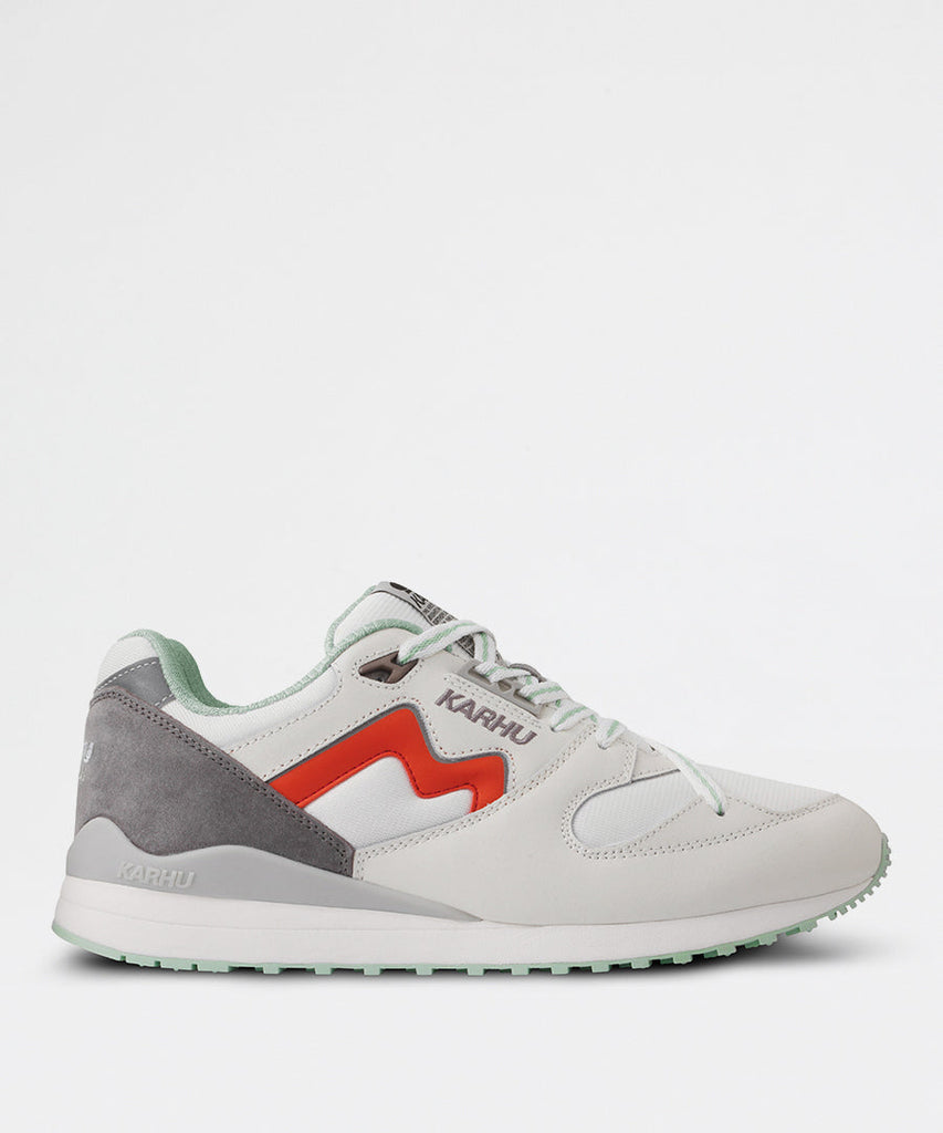 Karhu Synchron Classic Snow White Pureed Pumpkin sneakers