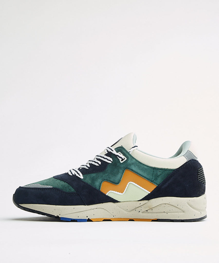 Karhu Aria Night Sky June Bug sneakers