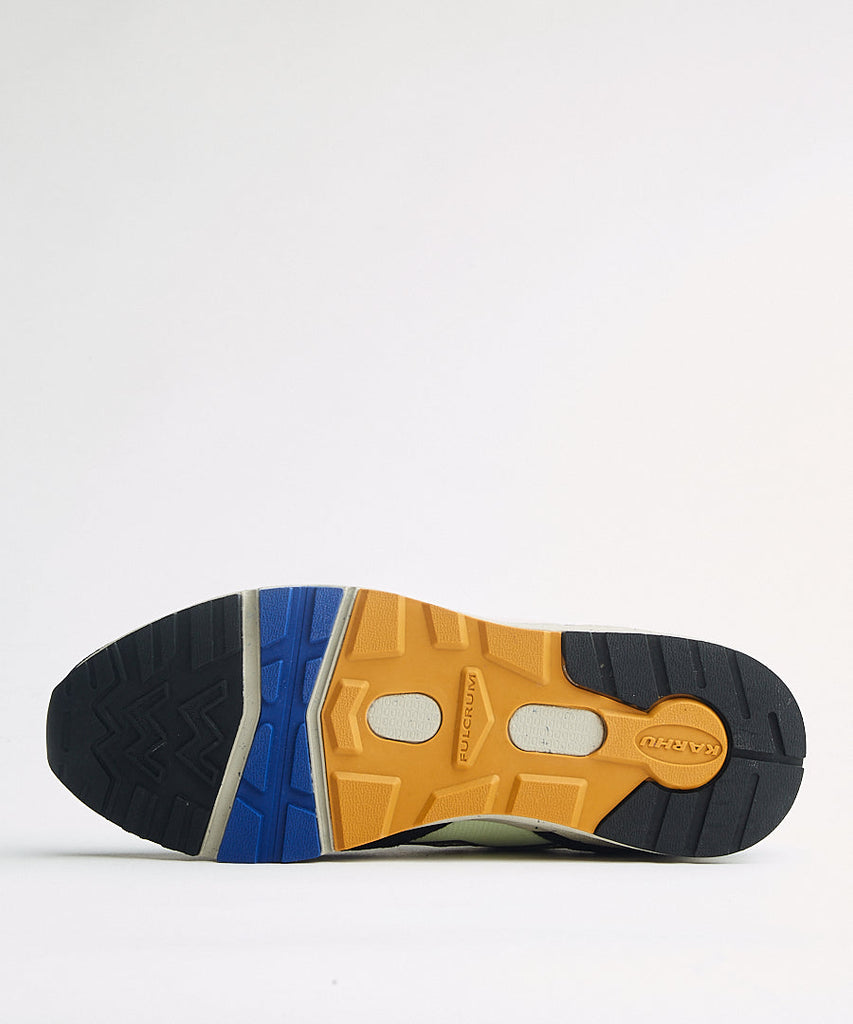Karhu Aria Night Sky June Bug sneakers