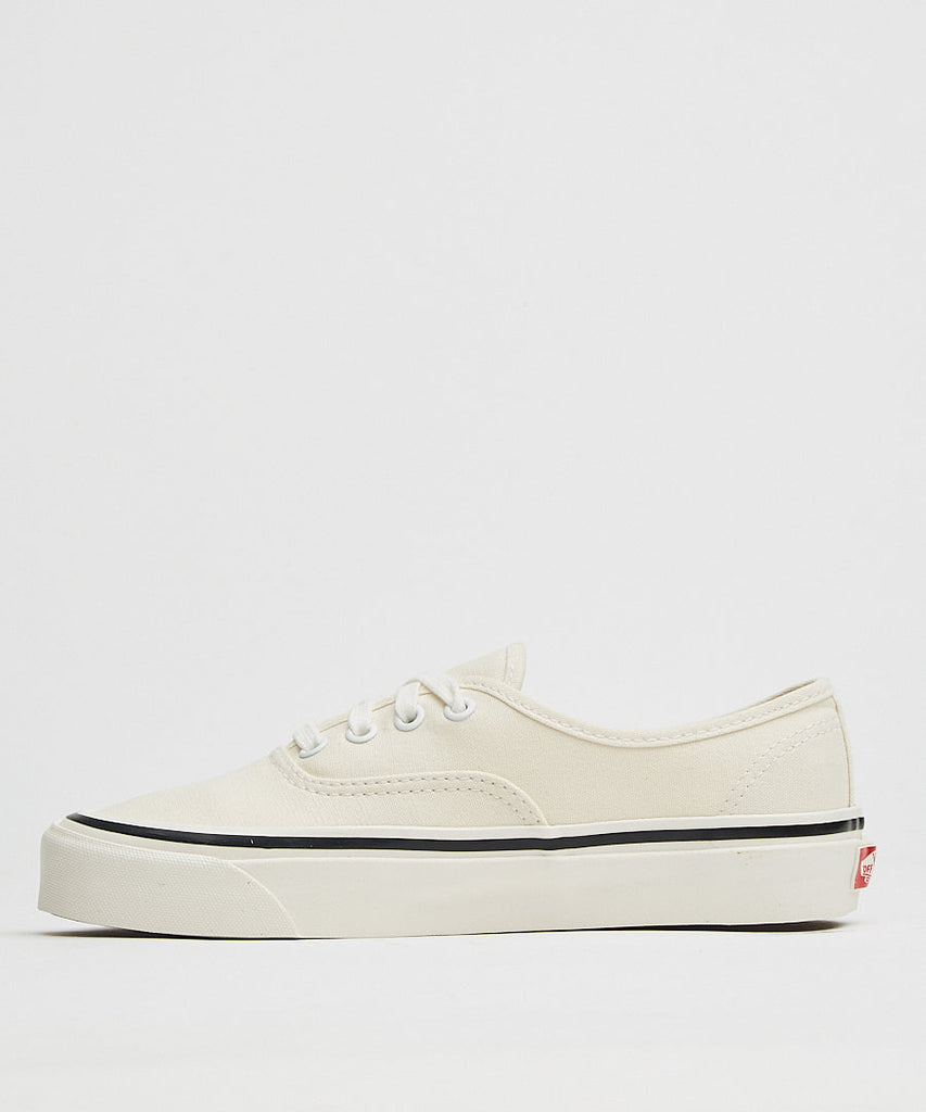Vans UA Authentic 44 DX AnaFac Classic White sneakers