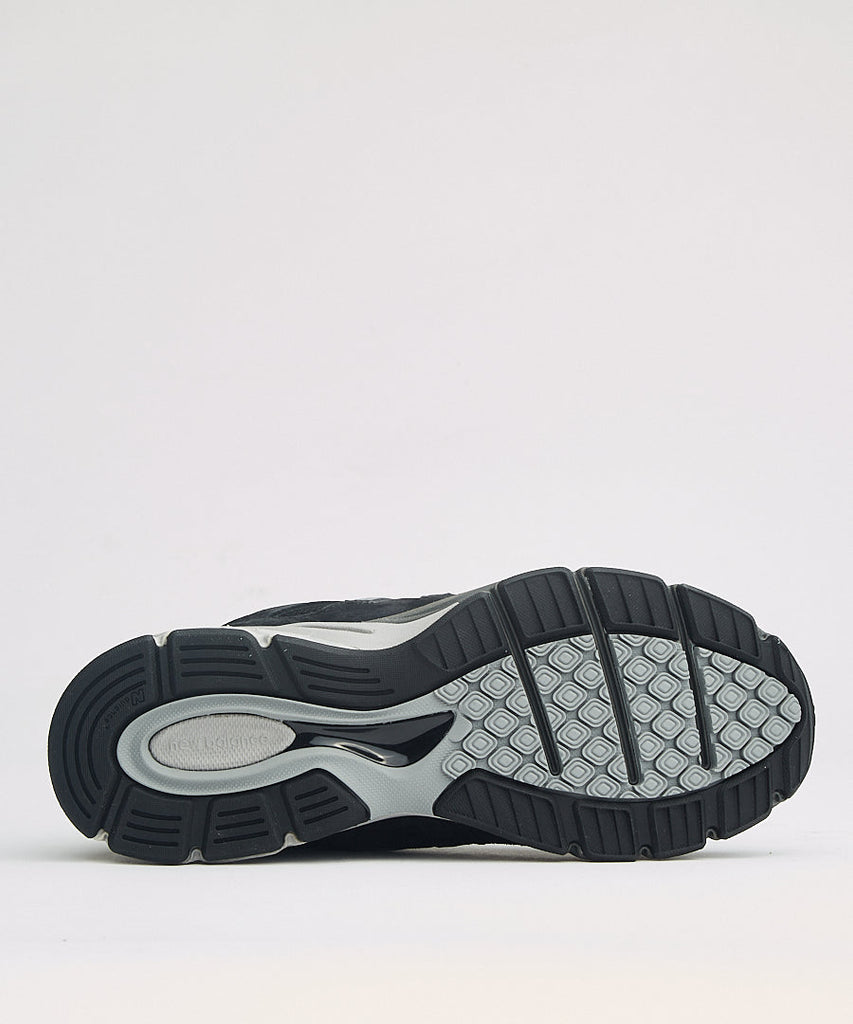 New Balance W990BKv4 Black Silver UDSOLGT