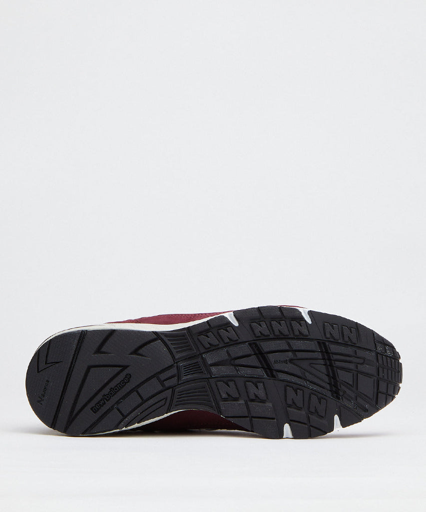 New Balance W991 BBL Burgundy sneakers